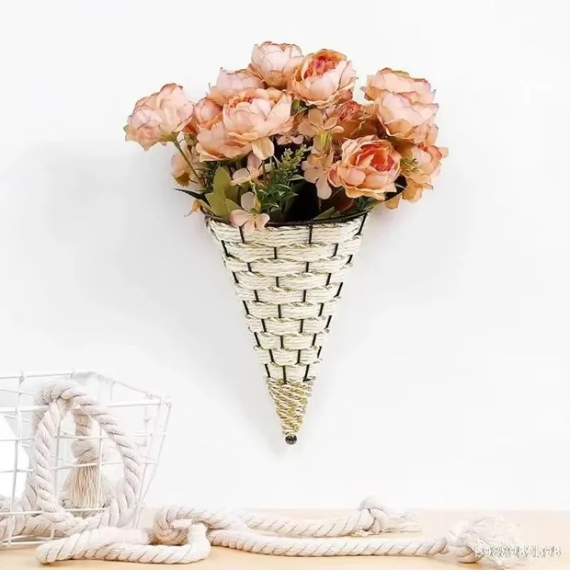 vase mural tressé métal travaillé fleurs feuillage décoratif rustique champêtre