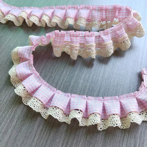 Ruban franges carreaux dentelle élastique vintage rouge bleu rose violet noir decoration mariage intérieur