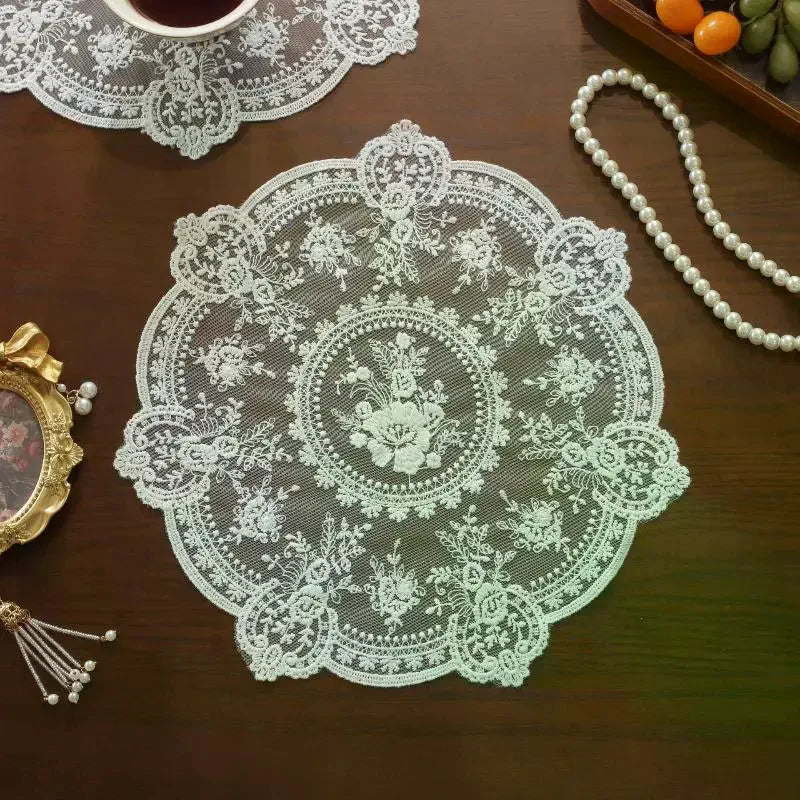 serviettes table classiques broderie florale dentelle fine blanc vintage