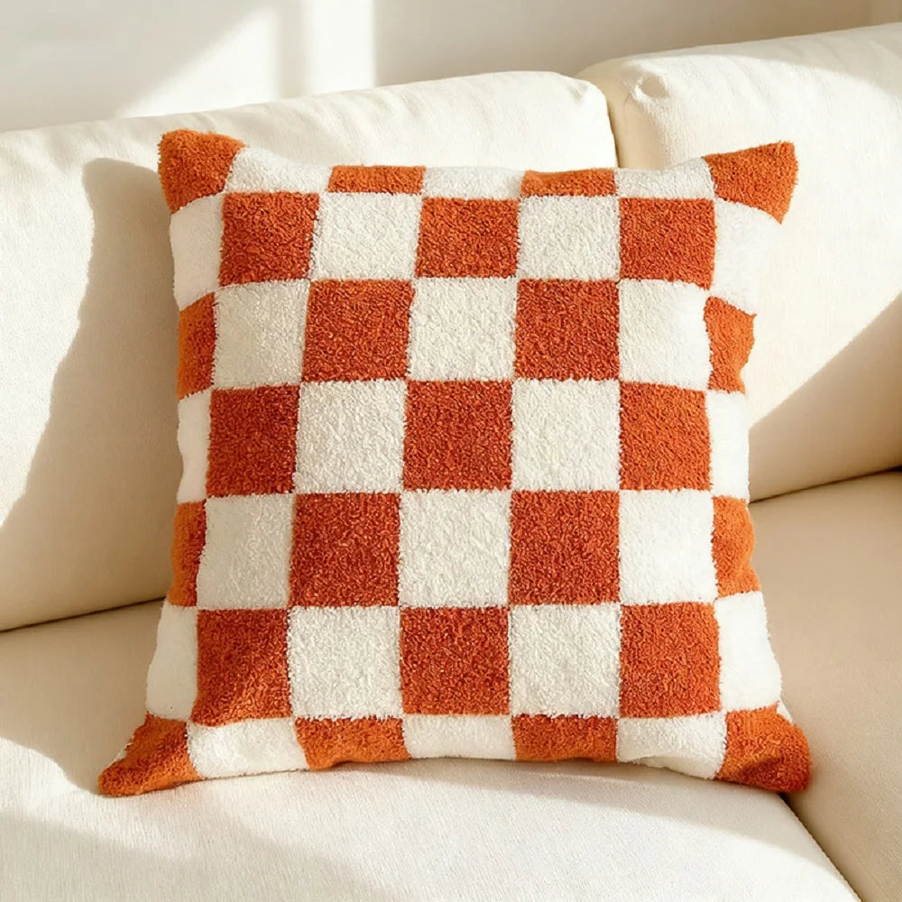 housse coussin décorative polyester coton blanc noir motif carreaux contemporain respectueux environnement maison hospitalière