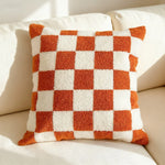 housse coussin décorative polyester coton blanc noir motif carreaux contemporain respectueux environnement maison hospitalière