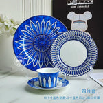assiettes bleu motif floral tasse blanc classique opacité