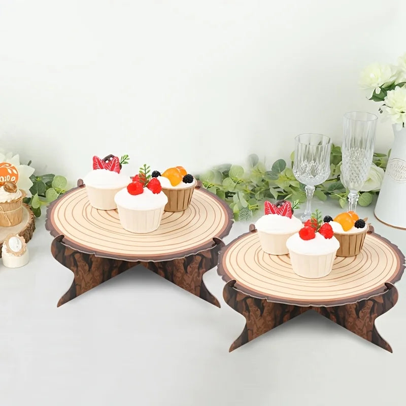 supports gâteau imitation bois marron cupcakes fruits fleurs artificielles bougies verres guirlandes ballons festifs