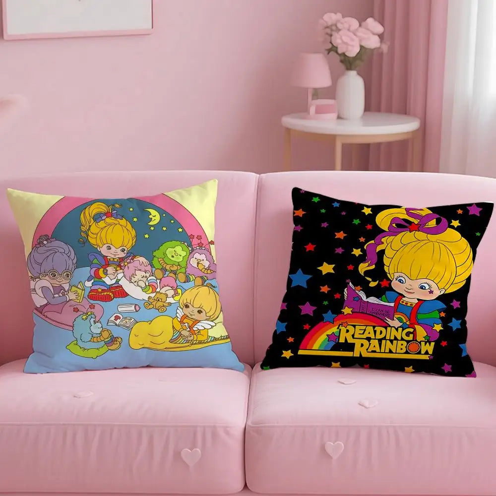 housse coussin vintage cartoon arc ciel personnages étoiles 45x45cm polyester bleu jaune rose noir