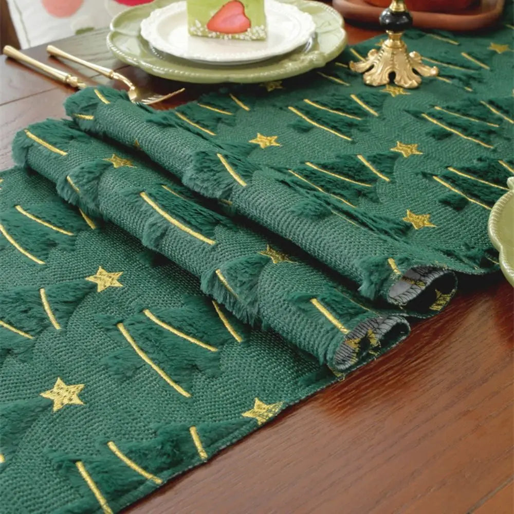 changement chemin table noël arbres relief étoiles dorées vert festif opacité