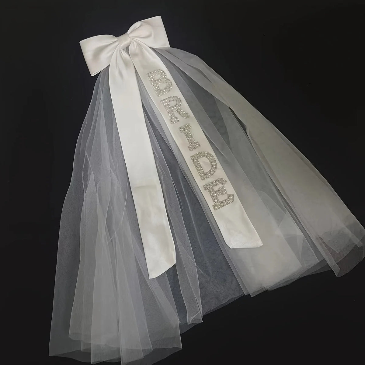 ruban satiné tulle transparent lettres dorées mariage classique fixations cheveux blanc élégant romantique bride
