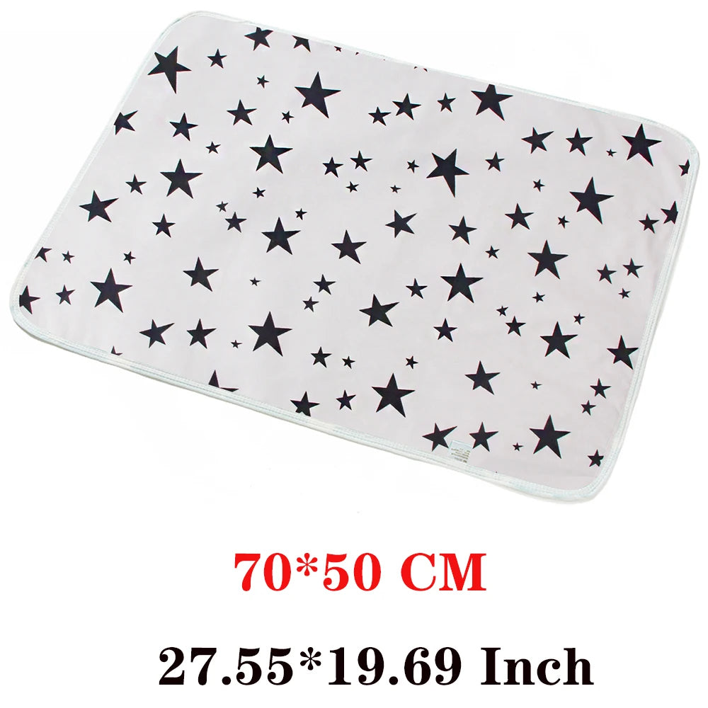 tapis imperméable bébé étoiles gris blanc moderne anti fuite hygiène changement couche réutilisable