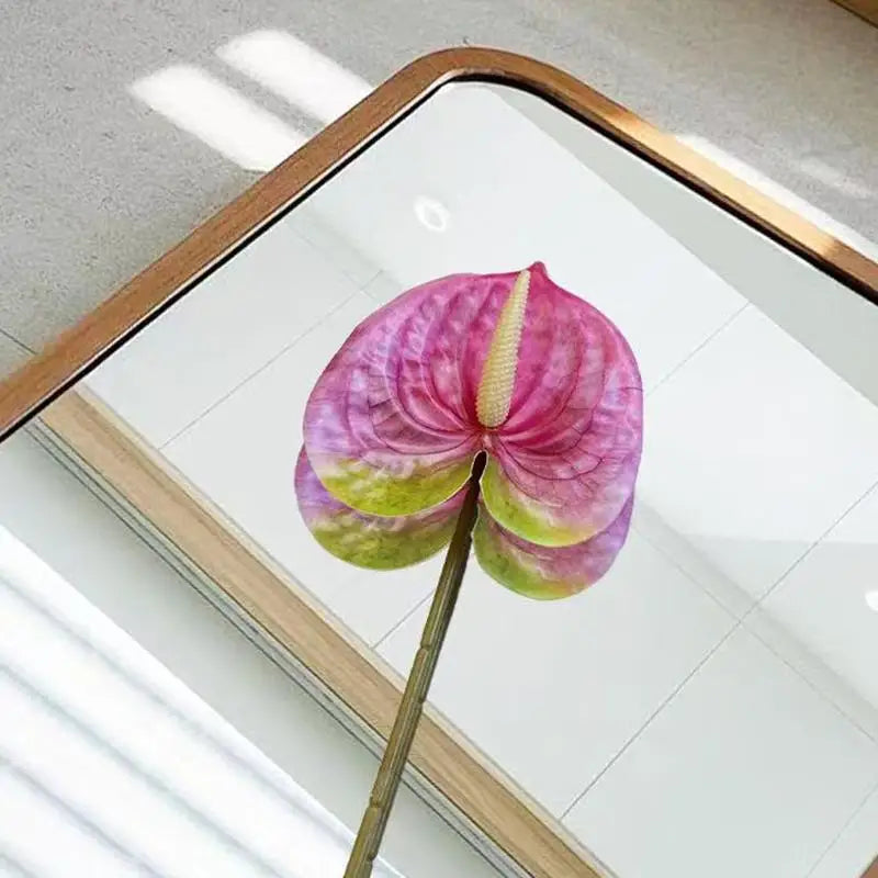 décoration intérieure fleurs artificielles rose verte feuilles modernes minimalistes chambre fête
