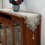 chinois artisanal brodé fleur polyester blanc beige classique élégant pompon table maison