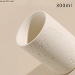 ensemble salle bain moderne brosse dents pot dentifrice distributeur savon blanc crème grain ciment
