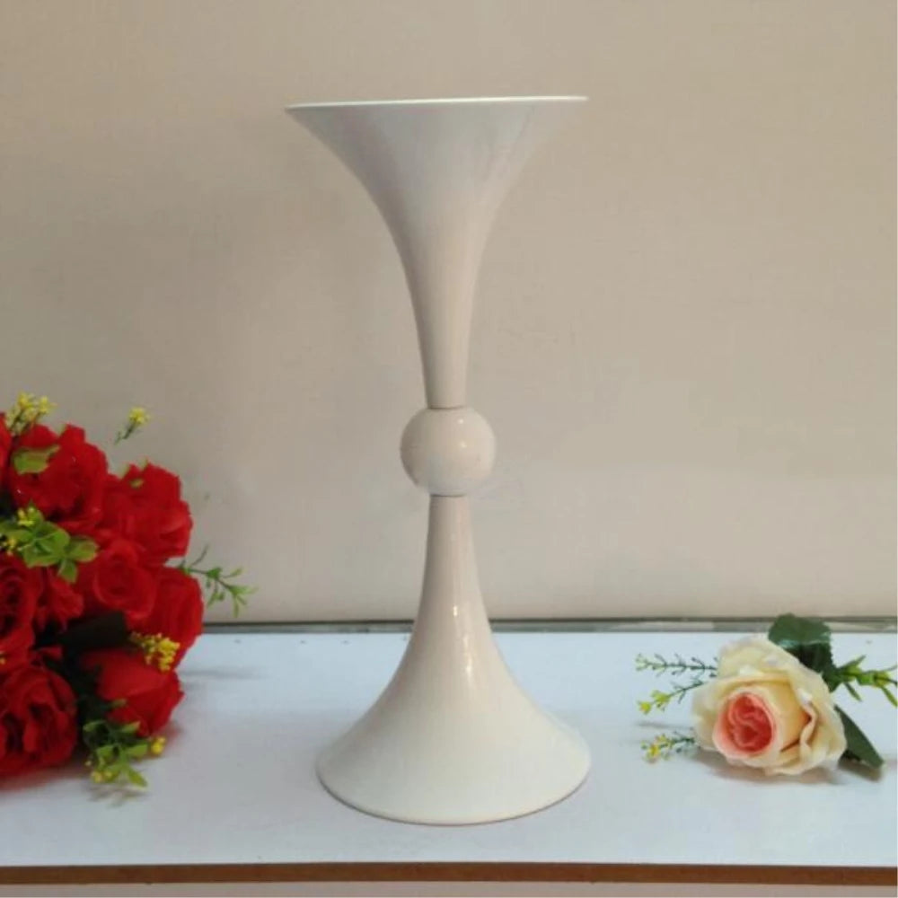 vases decoratifs blancs roses poudrees fleurs artificielles decoration mariage table event