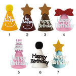 chapeau festif happy birthday étoiles dorées rubans pompons sourires