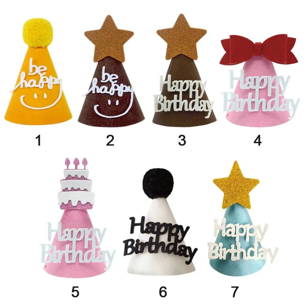 chapeau festif happy birthday étoiles dorées rubans pompons sourires