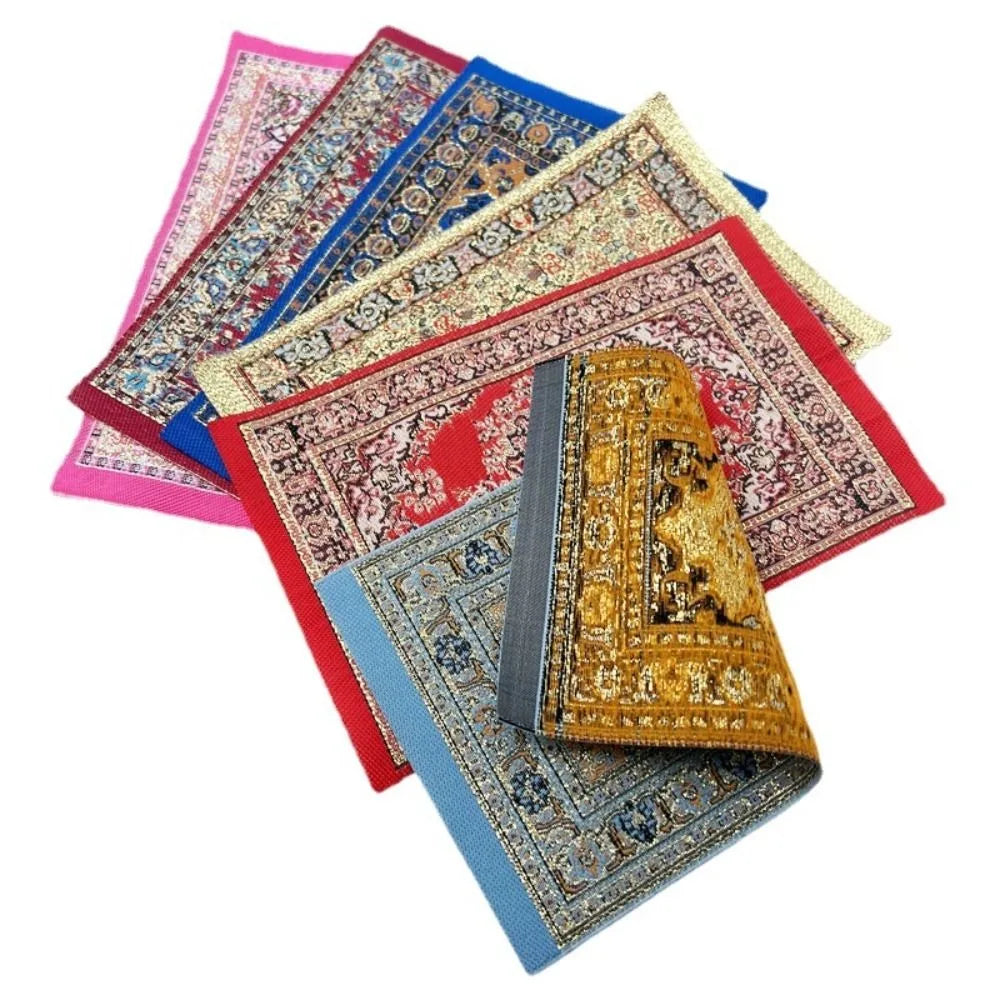 tapis ornements floraux géométriques classique rouge bleu rose beige vert adhésif poupées accessoire