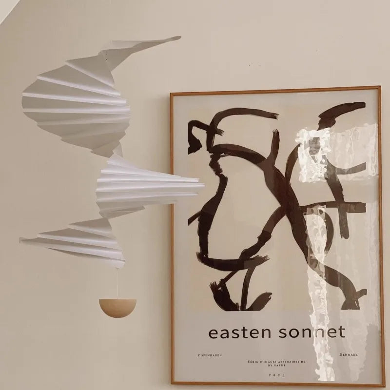 décoration intérieure mobile papier plié blanc ondulé minimaliste suspension fil scandinave