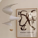 décoration intérieure mobile papier plié blanc ondulé minimaliste suspension fil scandinave