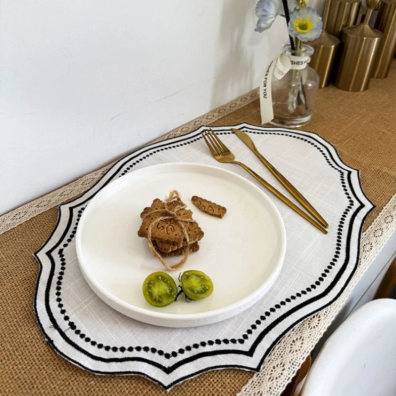 tapis table décoratif vintage lin motifs géométriques blanc beige bleu noir