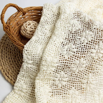 plaid traditionnel crocheté pompons blanc crème haute qualité absorption materiau coton elasthanne artisanal decoration