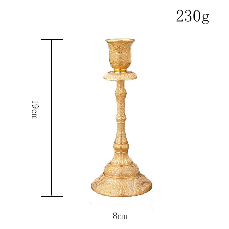bougeoirs or argent ornements baroques chandelles mariage décoration intérieure classique gravures détaillées