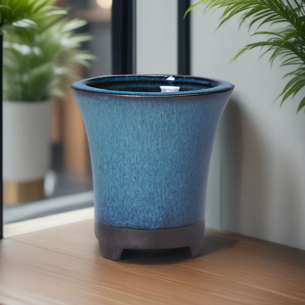 cache pot céramique bleu brun moderne minimaliste texture grès brillant fleur plante verteintérieur décoration