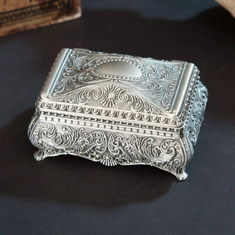 boîte bijoux argentée ornements floraux classique tissu intérieur femmes domestique