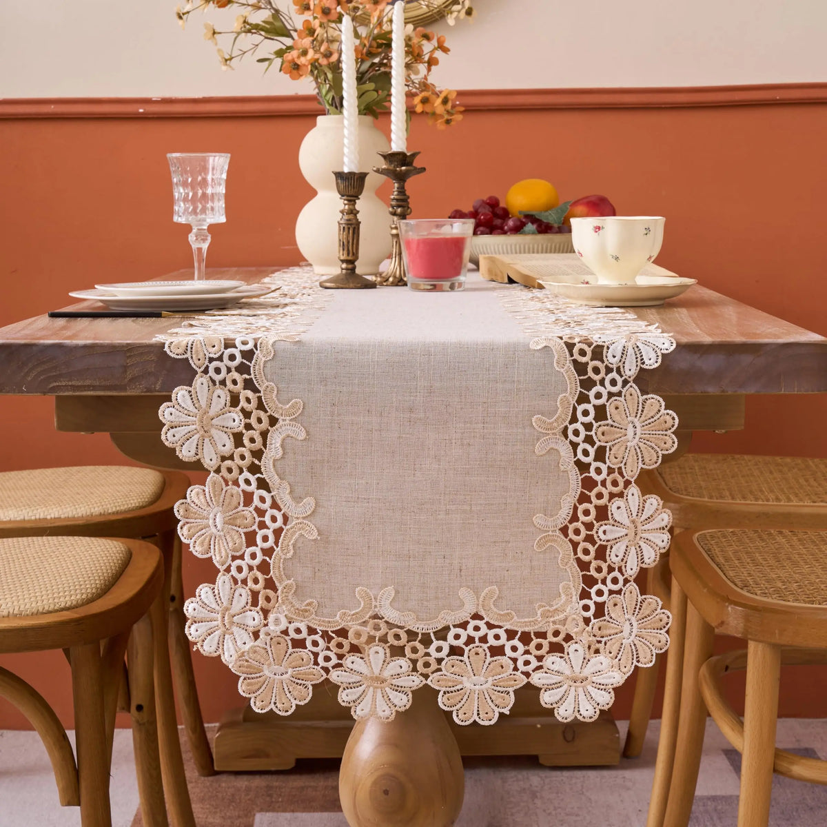 chemin table beige broderie florale texture lin classique vintage polyester maison