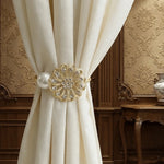 boucles rideau or blanc classiques anneaux dorés fleurées chambre coucher vintage français