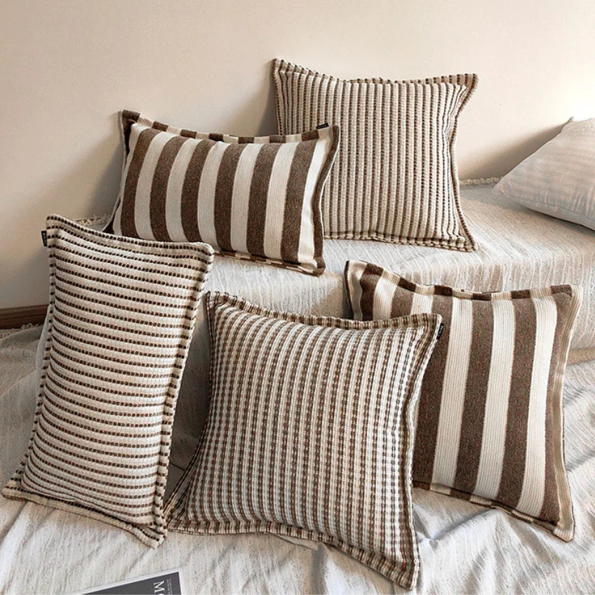 housses coussin polyester rayées beige marron modernes adhésives lit dimension 30x50cm 45x45cm decoration interieur