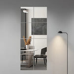 panneau miroir acrylique moderne rayures noires blanc gris adhésif décoration salon porte garde robe