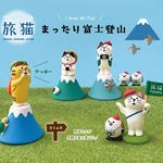 statuettes chats kawaii motifs japonais chapeaux bandoulières résine mignonne collectionnable