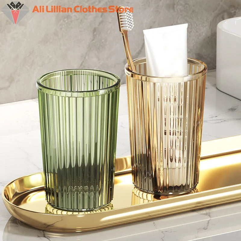 verres dents transparents moderne élégants rayures verticales couleurs doré vert olive gris fumé