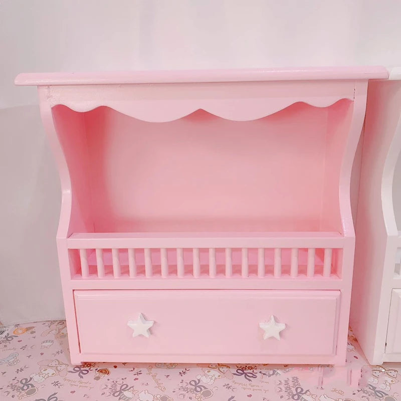 meuble tiroirs rose clair étoiles guirlande classique respectueux environnement blanc tiroirs grilles rangements