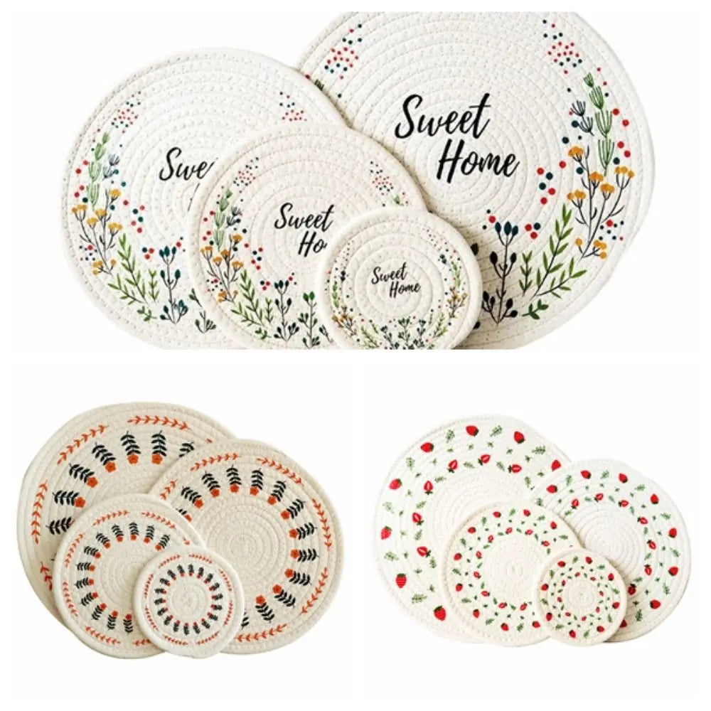 tapis table boho blanc motifs fraises feuilles fleurs colorées 12cm 18cm 24cm 30cm
