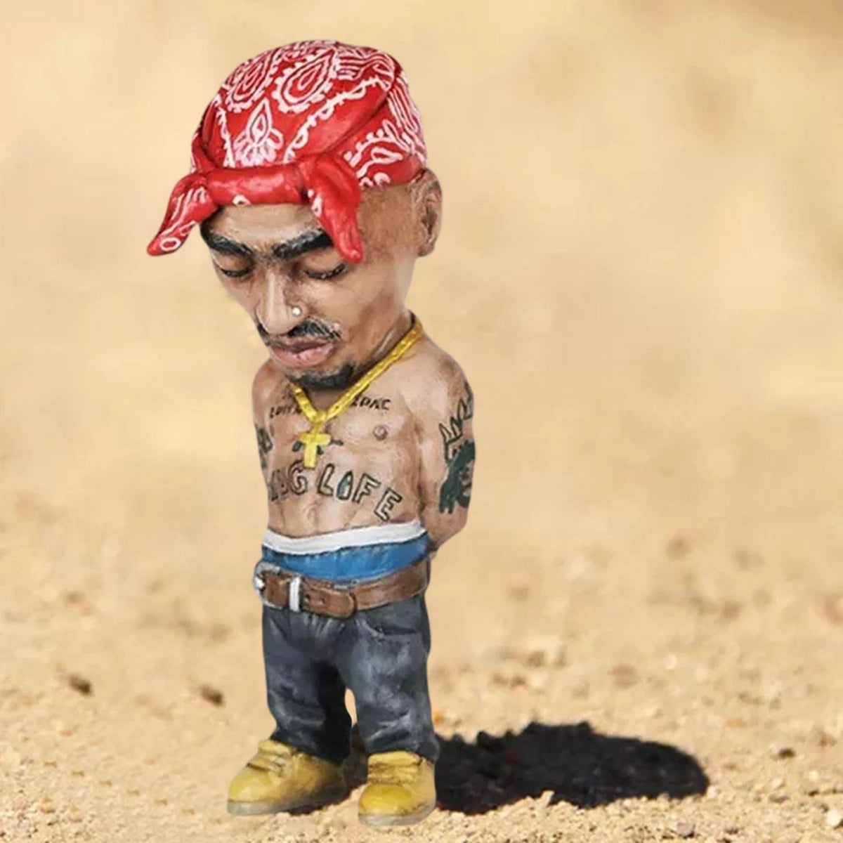 statue résine figurine tupac biggie pop art multicolore bandana tatouages chaîne dorée lunettes soleil