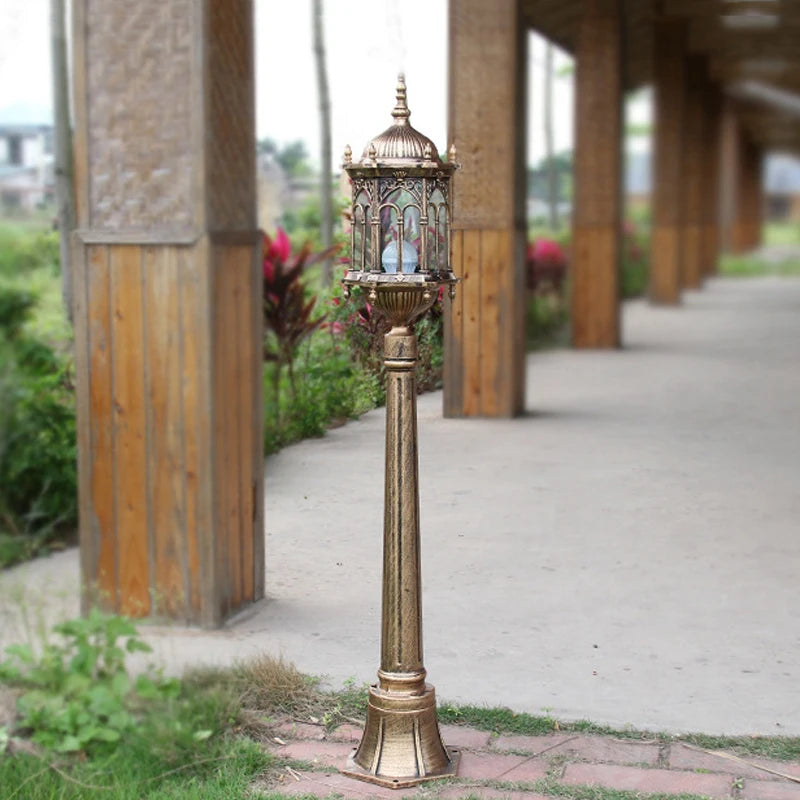 lanterne dorée classique motifs géométriques ip65 protection extérieure éclairage public aluminium opacité moderne