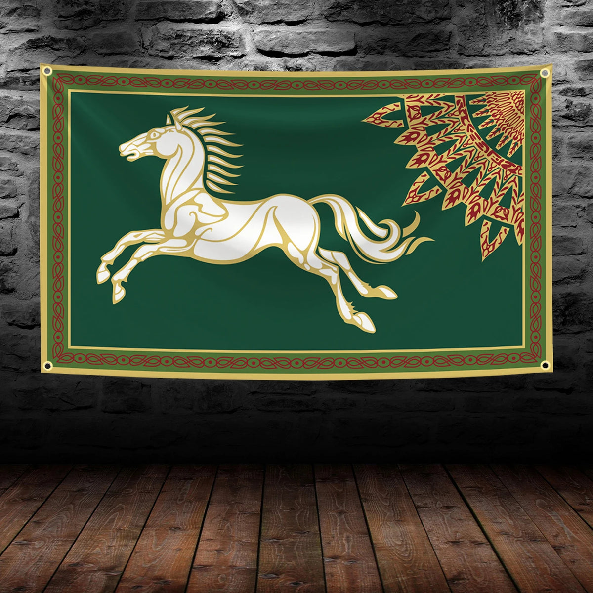 tapisserie artisanale vert foncé cheval galopant feuilles stylisées dorés décoration intérieure traditionnelle