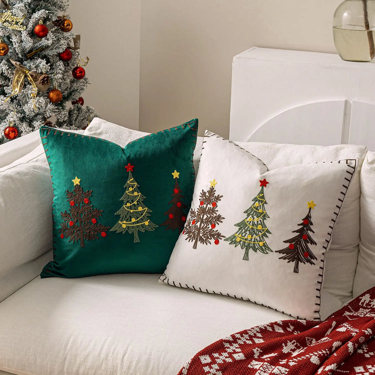 housse coussin noël brodée velours carré polyester décoration sapin boules étoiles traditionnel ornement voiture