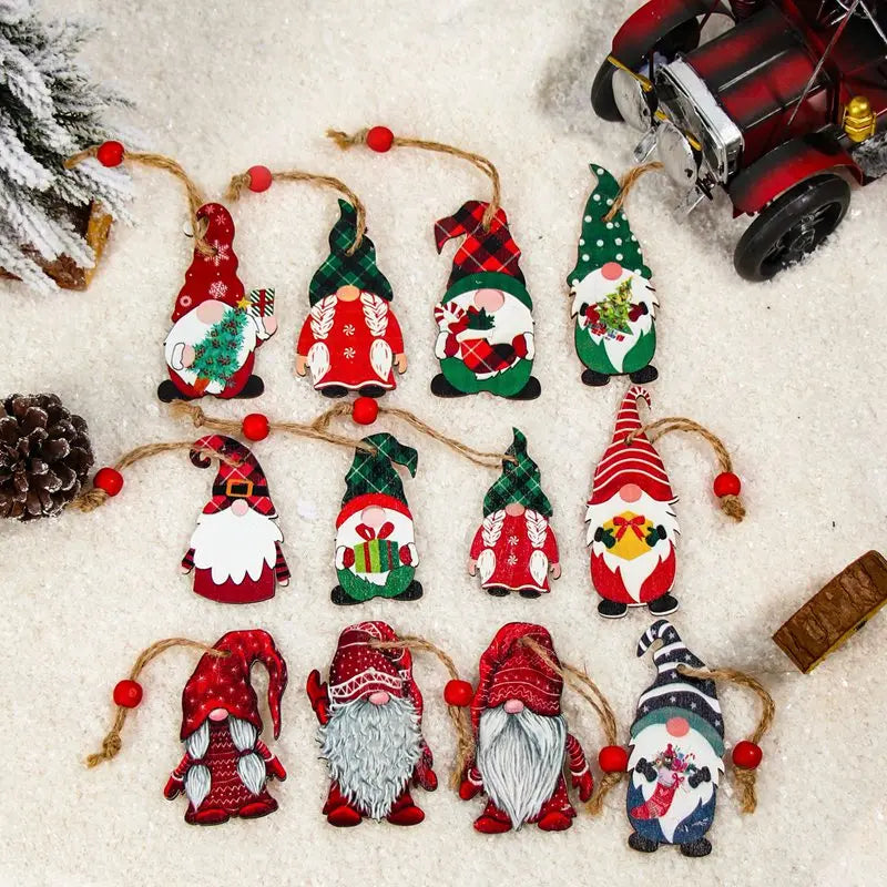 Gnome de Noël en bois multi couleurs pour terrasse