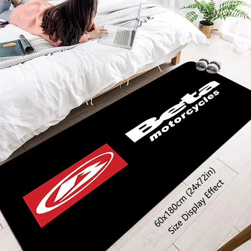 tapis sol noir motif moto beta racing drapeau italien décoration maison moderne antidérapant