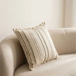 housse coussin carré rayé moderne nordique 100 polyester beige noir opacité bordure chenille 45x45cm