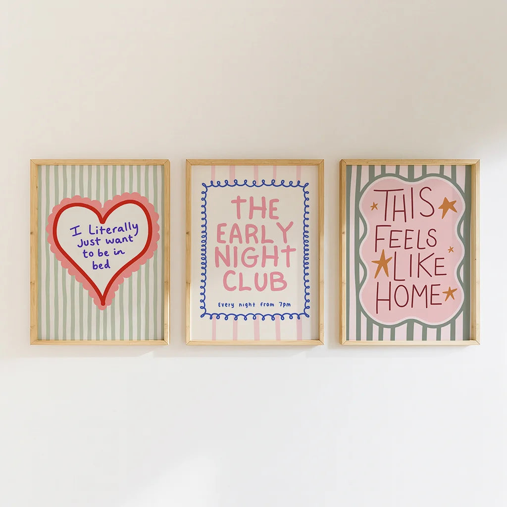 affiches modernes rayures vertes roses textes inspirants cadres bois minimalistes