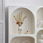 vases céramique modernes blancs fleurs séchées décoration table salon humains stylisés minimaliste