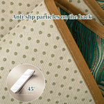 Des particules antidérapantes à l'arrière permettent une meilleure adhérence.