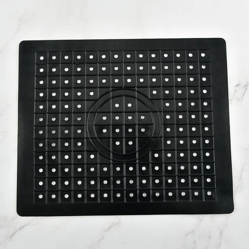 tapis cuisine moderne noir blanc perforé respectueux environnement caoutchouc simple pure couleur