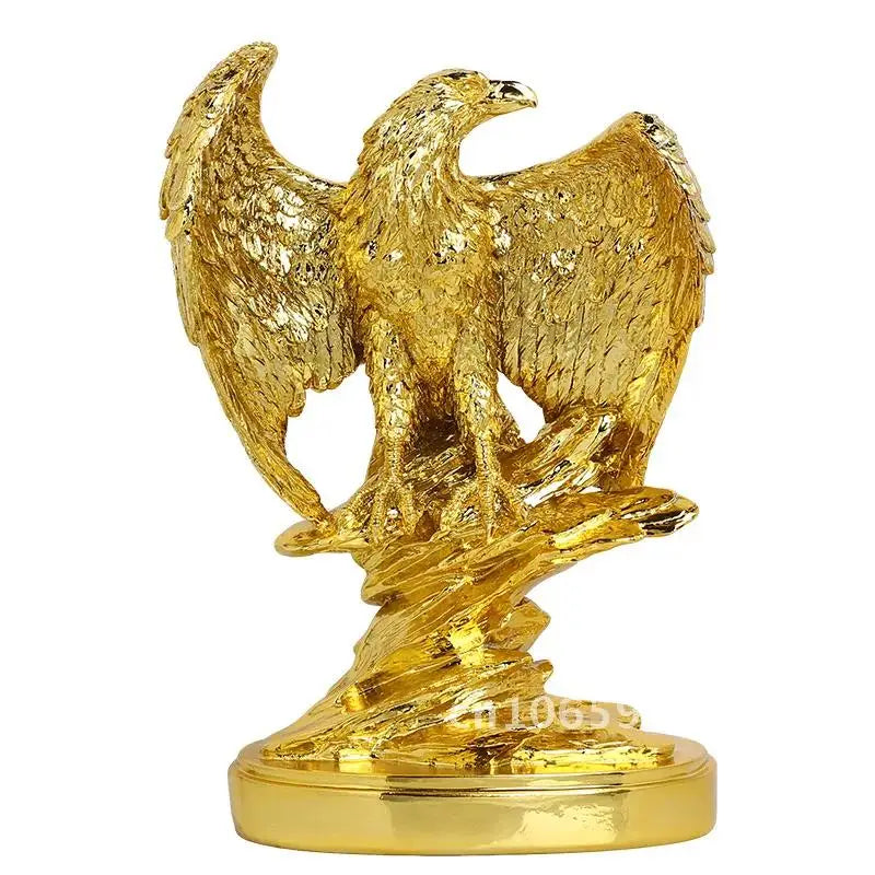 statue or aigle plumes détaillées surface brillante classique décorative résine posé socle rocheux