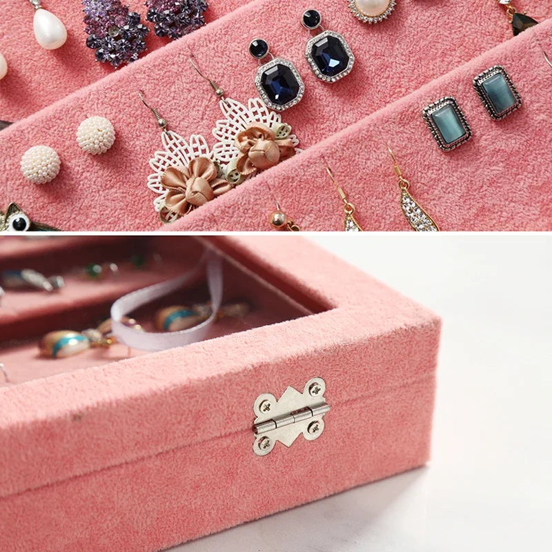 présentoir bijoux velours rose gris classique élégant boîte transparente couvercle boucles oreilles colliers bagues