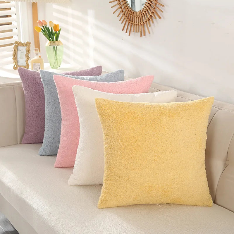 coussin peluche vert jaune rose gris clair texture bouclée moderne 60x60cm fixations