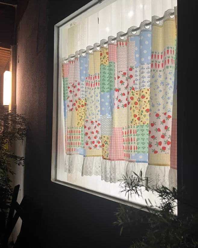 rideau fenêtre patchwork floral rose jaune vert bleu semi transparent rustique vintage tringle rideaux