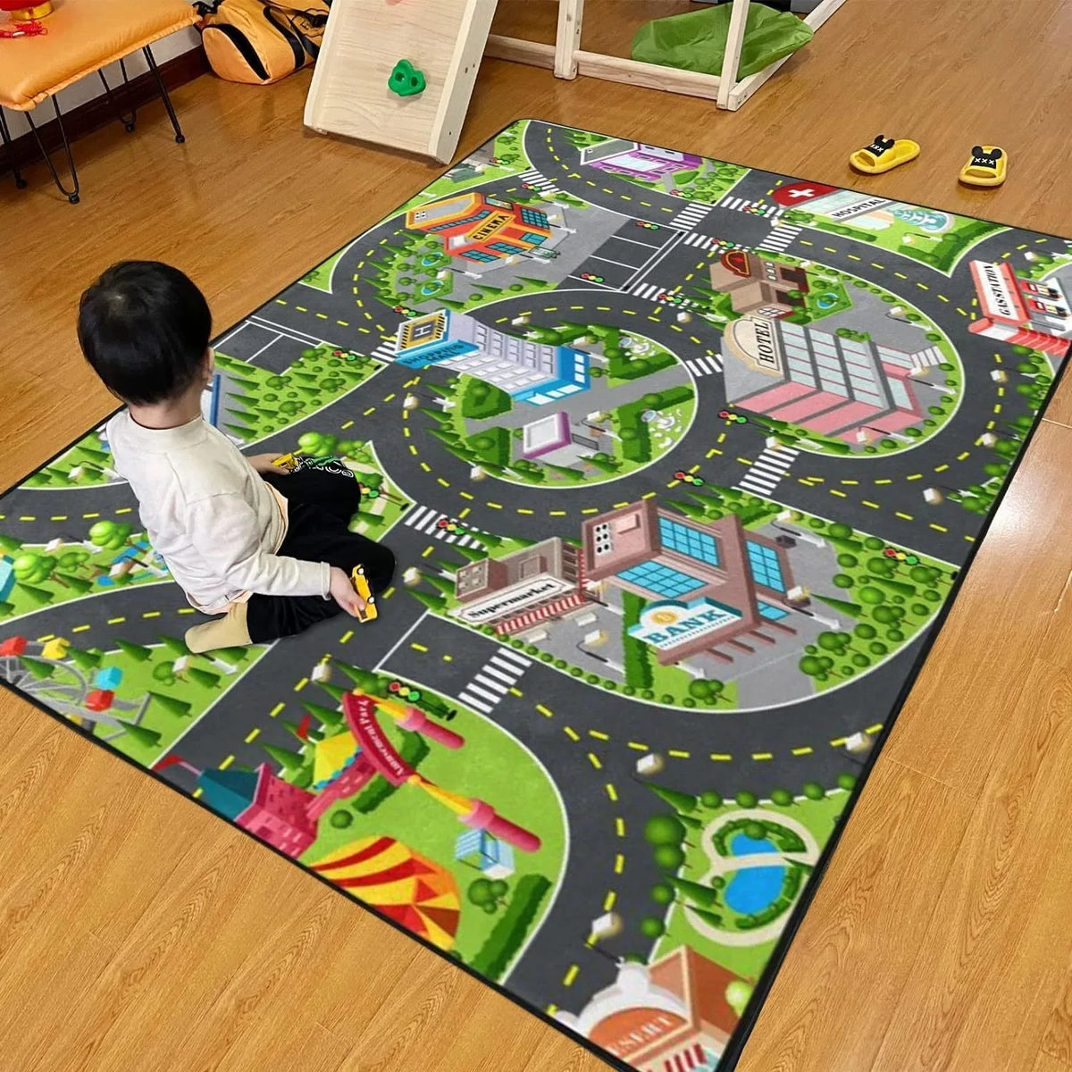 tapis jeu enfants moderne motifs géométriques couleurs multiples utilisation maison extérieur