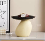 décoration intérieure moderne plateau résine noir crème marron fée éléments minimaliste